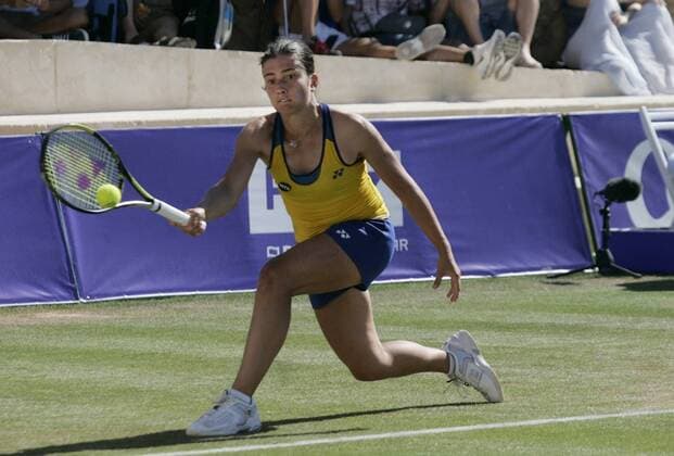 Latvian Anastasija Sevastova returns the ball to Canadian Eugenie Bouchard during their round of 16th match played at the Mallorca Open 2016 played at Santa Ponsa court in Majorca, Balearic Islands, Spain on 15 June 2016. Eugenie Bouchard vs Anastasija Sevastova !ACHTUNG: NUR REDAKTIONELLE NUTZUNG!  20160615-636016142363164453