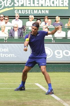 Tennis Gerry Weber Open 2016 am 15.06.2016 im Gerry Weber Stadion in Halle Westf. Roger Federer (SUI) vs. Jan-Lennard Struff (GER) Foto: osnapix bk