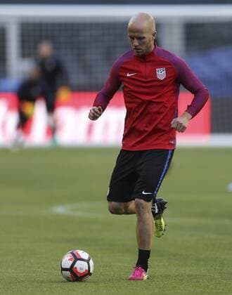 United States player Michael Bradley participates in a training session at Century Link stadium in Seattle, United States, 15 June 2015. US will face Ecuador at Copa America Centenario s quarter-final match at the Century Field stadium tomorrow. EFE David Fernandez USA TRAINING SESSION IN SEATTLE !ACHTUNG: NUR REDAKTIONELLE NUTZUNG!  SEA024 20160616-636016439366562162