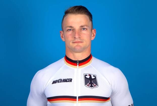 Olympia 2016 - Radsport: RenÃˆ Enders bei einem Fototermin in Cottbus am 10.06.2016 Bahnradsport Bahnradsportler Radfahren Radfahrer Olympische Spiele Olympiade Rio de Janeiro Olympia 2016 Studio Studioaufnahme Einzelbild Einzelfigur Portrait Portraet Querformat Kamerablick Rene Cottbus Copyright: Eibner-Pressefoto EP_pub