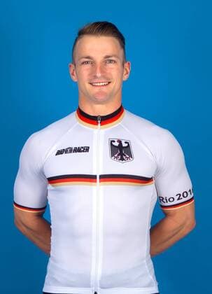 Olympia 2016 - Radsport: RenÃˆ Enders bei einem Fototermin in Cottbus am 10.06.2016 Bahnradsport Bahnradsportler Radfahren Radfahrer Olympische Spiele Olympiade Rio de Janeiro Olympia 2016 Studio Studioaufnahme Einzelbild Einzelfigur Hochformat Halbkoerper Kamerablick Rene Cottbus Copyright: Eibner-Pressefoto EP_pub