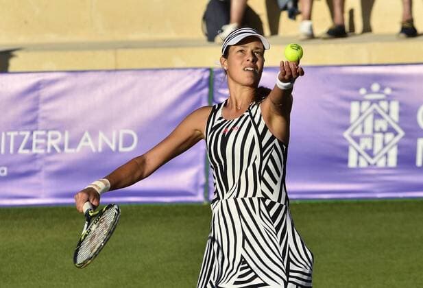 Serbian Ana Ivanovic serves the ball to Spanish Sara Sorribes Tormo during the round of 16th match played at the Mallorca Open 2016 played at Santa Ponsa court in Majorca, Balearic Islands, Spain on 16 June 2016. Sara Sorribes Tormo vs Ana Ivanovic !ACHTUNG: NUR REDAKTIONELLE NUTZUNG!  20160616-636017066766883694