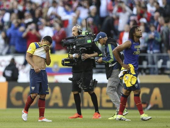 Ecuador players react after US victory at the end of the Copa America Centenario soccer match between USA and Ecuador at CenturyLink Field in Seattle, Washington, United States, 16 June, 2016. USA VS ECUADOR !ACHTUNG: NUR REDAKTIONELLE NUTZUNG!  CEN074 20160617-636017394354066762