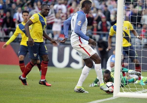 USA s Gyasi Zardes, right, taps in a goal in the 2nd half against Ecuador in a 2016 Copa America Centenario soccer quarterfinals at CenturyLink Field in Seattle, Washington on June 16, 2016. USA beat Ecuador 2-1 to advance to the semi-finals.  SEA2016061605 JIMxBRYANT