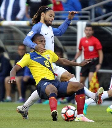 USA s Jermaine Jones (13) defends Ecuador s Carlos Gruezo(18) in a 2016 Copa America Centenario soccer quarterfinals at CenturyLink Field in Seattle, Washington on June 16, 2016. USA beat Ecuador 2-1 to advance to the semi-finals.  SEA2016061613 JIMxBRYANT