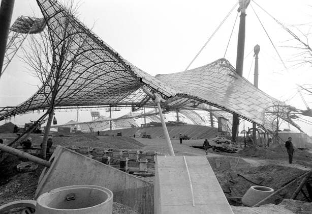 Olympiagelände für die Olympischen Spiele 1972 in München, Baustelle Olympiastadion