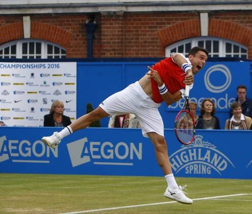 17.06.2016. Queens Club, London, England. Aegon Queens Tennis Championships Day Five. Roberto Bautista Agut (ESP) serves in his 1st round match against Donald Young (USA). Bautista Agut won in straight sets 6-4, 6-2 and will play Milos Raonic (CAN) in the quarter finals. xAlanxMartinx  ActionPlus11750559