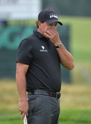 Phil Mickelson reacts after putting on the 10th green at the 2016 U.S. Open at Oakmont Country Club in Oakmont, Pennsylvania on June 17, 2016.  OAK20160617301 KEVINxDIETSCH