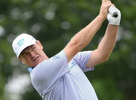 Former US Open Champion Ernie Els, of South Africa, hits a drive on the third hold of his first round during the Friday round of the U.S. Open golf championship at Oakmont Country Club near Pittsburgh, Pennsylvania on June 17, 2016. Els was just starting his first round due to the rain delays yesterday and will play his second 18 later today.  OAK20160617117 PATxBENIC