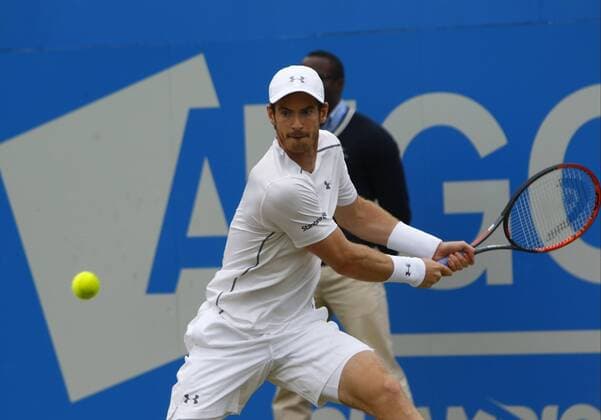 Tennis, ATP-Turnier im Queens Club, Murray - Cilic 18.06.2016. Queens Club, London, England. Aegon Queens Tennis Championships Day Six. Reigning champion Andy Murray (GBR) hits a backhand in his semi final match against Marin Cilic (CRO). xAlanxMartinx  ActionPlus11751042