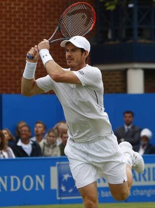 Tennis, ATP-Turnier im Queens Club, Murray - Cilic 18.06.2016. Queens Club, London, England. Aegon Queens Tennis Championships Day Six. Reigning champion Andy Murray (GBR) hits a backhand in his semi final match against Marin Cilic (CRO). xAlanxMartinx  ActionPlus11751044