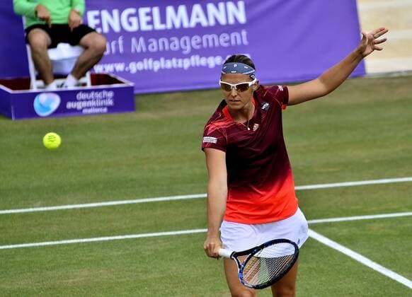 Belgian Kirsten Flipkens during the semifinal match against French Carolina Garcia played at the Mallorca Open 2016 played at Santa Ponsa court in Majorca, Balearic Islands, Spain on 18 June 2016. Carolina Garcia vs Kirsten Flipkens !ACHTUNG: NUR REDAKTIONELLE NUTZUNG!  TEN01 20160618-636018676073509375