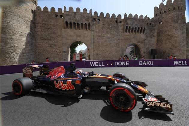 Bilder des Tages - SPORT European Grand Prix, Baku 16 - 19 June 2016 Qualifying Daniil Kvyat (RUS) Scuderia Toro Rosso STR11 