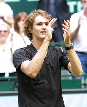 Bilder des Tages - SPORT Alexander zverev win his match 1 2 finale Halle TENNIS : Gerry Weber Open - Tournoi de Halle - 18 06 2016 Photonews Panoramic 