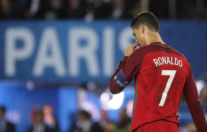 SOCCER - UEFA EURO EM Europameisterschaft Fussball 2016, POR vs AUT SAINT-DENIS,FRANCE,18.JUN.16 - SOCCER - UEFA European Championship EM Europameisterschaft 2016, OEFB international match Länderspiel Portugal vs Austria. Image shows the disappointment of Cristiano Ronaldo (POR). GEPAxpictures xChristianxWalgram