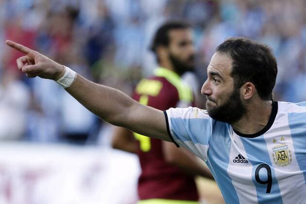 Argentina Gonzalo Higuain celebrates his goal against Venezuela in the Copa America quarterfinals at Gillette stadium in Foxborough, USA, 18 June 2016. Argentina Vs. Venezuela !ACHTUNG: NUR REDAKTIONELLE NUTZUNG!  FOX100 20160619-636018968304275819