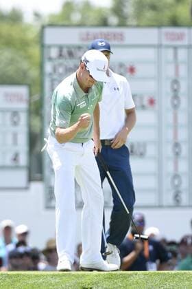 18 June 2016: Zach Johnson (USA) reacts after making a putt on on the 17th green during the second round of the US Open at Oakmont Country Club in Pittsburgh, Pa. GOLF: JUN 18 PGA Golf Herren - US Open - Second Round Icon4391606181970 EDITORIAL USE ONLY