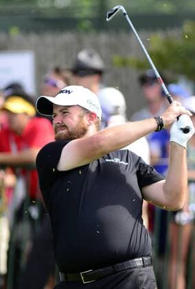 Shane Lowry hits his tee shot on the second hole during the third round at the U.S. Open golf championship at Oakmont Country Club near Pittsburgh, on June 18, 2016.  OAK20160618324 ARCHIExCARPENTER