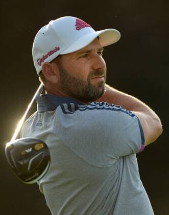 Sergio Garcia of Spain hits a tee shot on the 10th hole in the 3rd round of the U.S. Open at Oakmont Country Club near Pittsburgh, Pennsylvania on June 18, 2016.  OAK20160618917 KEVINxDIETSCH