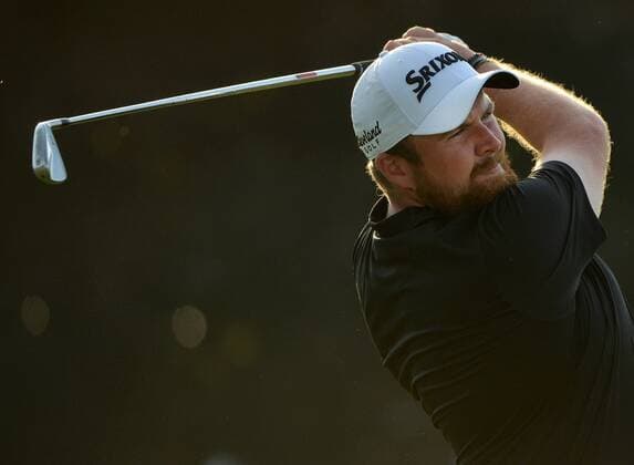 Shane Lowry of Ireland hits a tee shot on the 10th hole in the 3rd round of the U.S. Open at Oakmont Country Club near Pittsburgh, Pennsylvania on June 18, 2016.  OAK20160618918 KEVINxDIETSCH