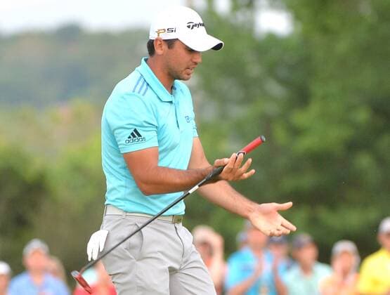 Jason Day of Australia reacts after missing a putt on the 18th hole in the 3rd round of the U.S. Open at Oakmont Country Club near Pittsburgh, Pennsylvania on June 18, 2016.  OAK20160618923 KEVINxDIETSCH