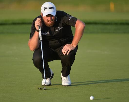 Shane Lowry of Ireland lines up a putt on the 11th hole in the 3rd round of the U.S. Open at Oakmont Country Club near Pittsburgh, Pennsylvania on June 18, 2016.  OAK20160618928 KEVINxDIETSCH