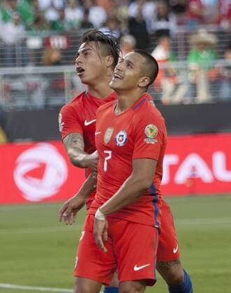 Copa America, Viertelfinale, Mexiko - Chile 0:7 June 18, 2016 - Santa Clara, California, U.S - Eduardo Vargas 11 and Alexis Sanchez 7 of Chile celebrate after scoring a goal in their quarterfinal match against Mexico in the Copa America Centenario 2016 football tournament held at Levis Stadium in Santa Clara, California on Saturday June 18, 2016. Chile defeats Mexico 7-0. Mexico vs. Chile - ZUMAp124