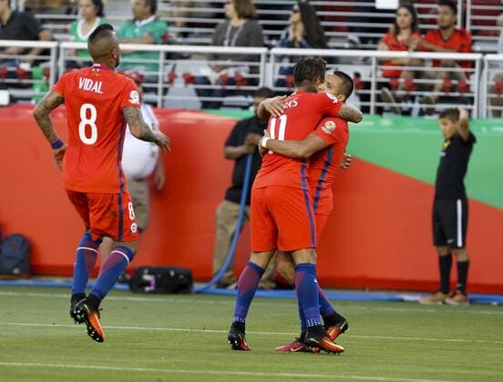 June 18, 2016 - Los Angeles, California, U.S - Chile forward Eduardo Vargas 11 celebrates his goal with his teammates in the Copa America soccer match between Mexico and Chile at the LeviÃ s Stadium in Santa Clara, California, June 18, 2016. Chile won 7-0. Copa America 2016 Quarterfinal Chile defeats Mexico 7-0 - ZUMAc68_