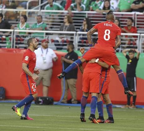 June 18, 2016 - Los Angeles, California, U.S - Chile celebrate their goal in the Copa America soccer match between Mexico and Chile at the LeviÃ s Stadium in Santa Clara, California, June 18, 2016. Chile won 7-0. Copa America 2016 Quarterfinal Chile defeats Mexico 7-0 - ZUMAc68_