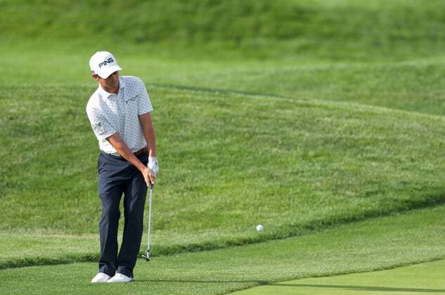 June 18, 2016: Andrew Landry chips on to the the fourth green during the third round of golf at the US Open at Oakmont Country Club in Pittsburgh, PA. (Photo by Shelley Lipton Icon Sportswire) GOLF: JUN 18 PGA Golf Herren - US Open - Third Round Icon160618062 EDITORIAL USE ONLY