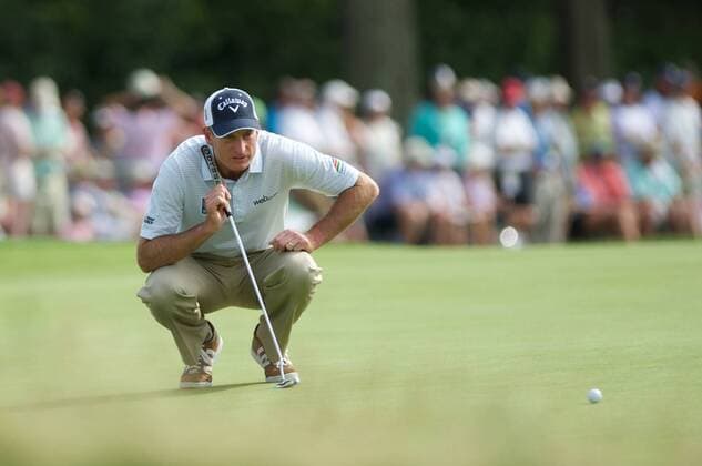 June 18, 2016: Jim Furyk lines up his putt on the second green during the third round of golf at the US Open at Oakmont Country Club in Pittsburgh, PA. (Photo by Shelley Lipton Icon Sportswire) GOLF: JUN 18 PGA Golf Herren - US Open - Third Round Icon160618026 EDITORIAL USE ONLY