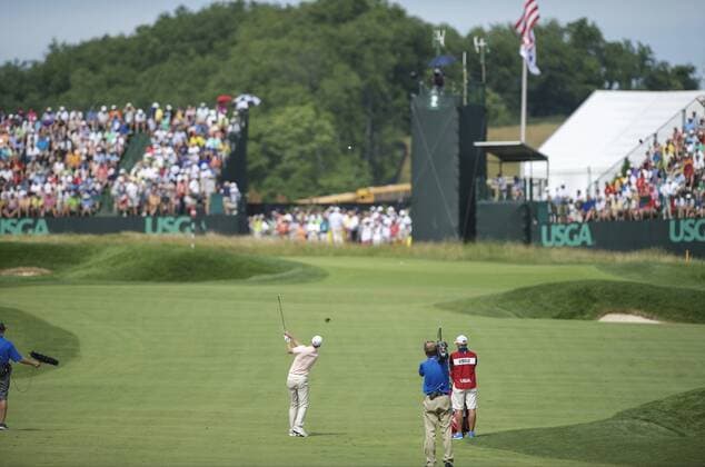 June 18, 2016: Brendan Steele hits an approach shot to the second green during the third round of golf at the US Open at Oakmont Country Club in Pittsburgh, PA. (Photo by Shelley Lipton Icon Sportswire) GOLF: JUN 18 PGA Golf Herren - US Open - Third Round Icon160618111 EDITORIAL USE ONLY