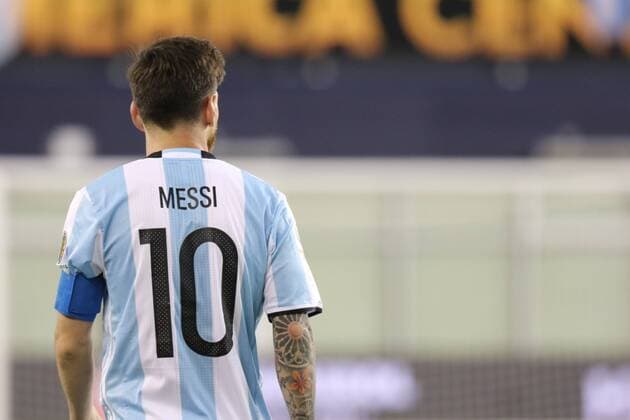18 June 2016: Argentina forward Lionel Messi (10) on Saturday night. Argentina defeated Venezuela 4-1 in the semi-final match in the 2016 Copa America Centenario at Gillette Stadium in Foxborough, Massachusetts. (Photograph by Corey Silvia Icon Sportswire) SOCCER: JUN 18 Copa America Centenario - Quarterfinal - Argentina v Venezuela Icon0618160028 EDITORIAL USE ONLY