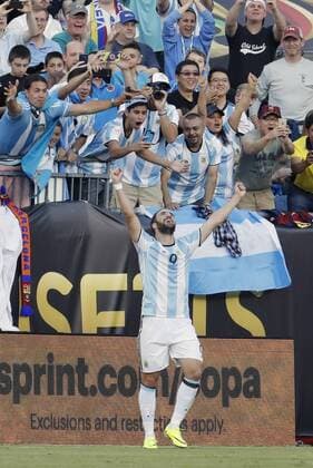 18 June 2016: Argentina forward Gonzalo Higuain (9) celebrates his second goal of the game with the fans. Argentina defeated Venezuela 4-1 in the quarterfinal of the 2016 Copa America Centenario at Gillette Stadium in Foxborough, Massachusetts. (Photograph by Fred Kfoury III Icon Sportswire) SOCCER: JUN 18 Copa America Centenario - Quarterfinal - Argentina v Venezuela Icon482160618020 EDITORIAL USE ONLY
