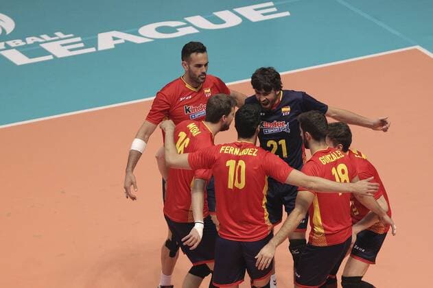 Volleyball, World League, Spanien - Deutschland Spanish players jubilate a point against Germany during their match of the FIVB Volleyball World League between Mexico and Spain at the Gimnasio Olimpicio Juan de la Barrera in Mexico City, Mexico, 17 June 2016. Spain vs Germany !ACHTUNG: NUR REDAKTIONELLE NUTZUNG!  20160619-636019450912328735