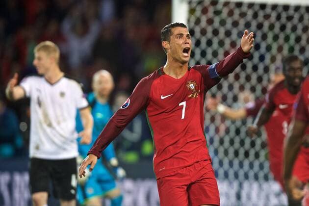 Fussball Paris 18.06.2016 Europameisterschaften der Herren Männer EURO 2016 EM Eröffnungsspiel Portugal (POR) - Österreich (AUT) Cristiano Ronaldo (Portugal, No.07) fassungslos, nachdem er ein irreguläres Tor geschossen hat