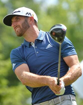 Dustin Johnson tees off on the first hole in the final round at the U.S. Open at Oakmont Country Club near Pittsburgh, Pennsylvania on June 19, 2016.  OAK20160619805 KEVINxDIETSCH