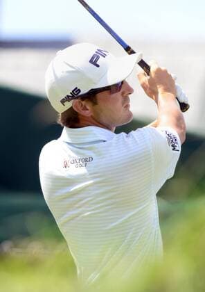 Andrew Landry hits his tee shot on the first hole final round of the U.S. Open golf championship at Oakmont Country Club near Pittsburgh, on June 19, 2016. Andrew Laddry starts the final round in second place with three under par.  OAK20160619305 ARCHIExCARPENTER