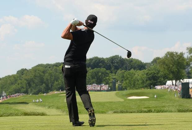 Scott Piercy tees off on the 3rd hole in the final round at the U.S. Open at Oakmont Country Club near Pittsburgh, Pennsylvania on June 19, 2016.  OAK20160619907 PATxBENIC