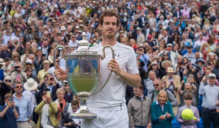 LONDON, Andy Murray of Britain holds the trophy after his men s single s final victory against Milos Raonic of Canada during day seven of the ATP Tennis Herren 500 Aegon Championships at the Queen s Club in London, Britain, on June 19, 2016. Andy Murray won 2-1 and claimed the title. ) (SP)BRITAIN-LONDON-TENNIS-AEGON CHAMPIONSHIPS-MURRAY VS RAONIC JonxBuckle 