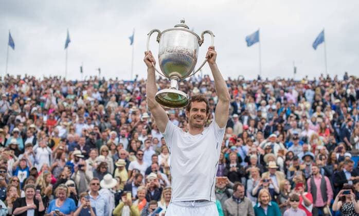 LONDON, Andy Murray of Britain lifts the trophy after his men s single s final victory against Milos Raonic of Canada during day seven of the ATP Tennis Herren 500 Aegon Championships at the Queen s Club in London, Britain, on June 19, 2016. Andy Murray won 2-1 and claimed the title. ) (SP)BRITAIN-LONDON-TENNIS-AEGON CHAMPIONSHIPS-MURRAY VS RAONIC JonxBuckle 