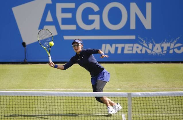 20.06.2016 Eastbourne, England. Aegon WTA Tennis Damen International Eastbourne Tennis Tournament. Action between Andrea Petkovic (GER) and Saisai Zheng (CHN) in their 1st round match at Devonshire Park. xHongboxChenx  ActionPlus11752360
