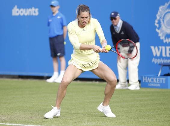 20.06.2016 Eastbourne, England. Aegon WTA Tennis Damen International Eastbourne Tennis Tournament. Andrea Petkovic (GER) defeats Saisai Zheng (CHN) by a score 5-7, 6-2, 6-4 in their 1st round match at Devonshire Park. xHongboxChenx  ActionPlus11752432
