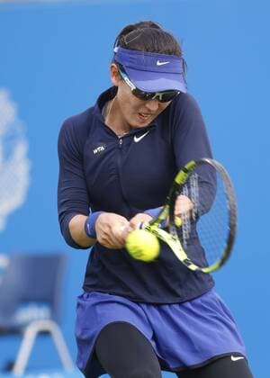 20.06.2016 Eastbourne, England. Aegon WTA Tennis Damen International Eastbourne Tennis Tournament. Andrea Petkovic (GER) defeats Saisai Zheng (CHN) by a score 5-7, 6-2, 6-4 in their 1st round match at Devonshire Park. xHongboxChenx  ActionPlus11752436