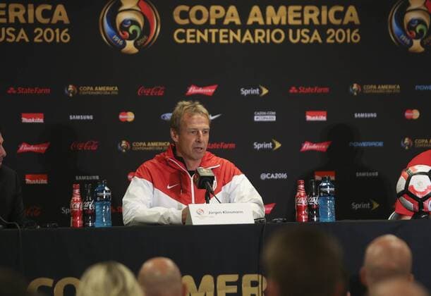 Copa America: USA Pressekonferenz mit Jürgen Klinsmann US German coach Jurgen Klinsmann delivers a presser at the NRG Stadium in Houston, Texas, United States, 20 June 2016. The US will face Argentina on their Copa America Centenario semifinal match tomorrow. EFE David Fernandez US PRESSER !ACHTUNG: NUR REDAKTIONELLE NUTZUNG!  HOU009 20160621-636020672229416535