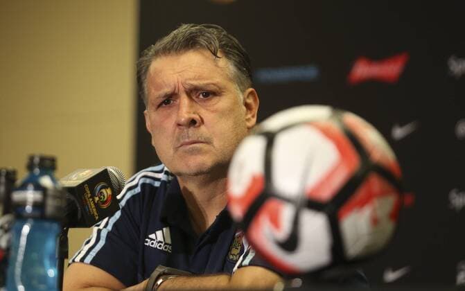 Copa America: Argentinien Pressekonferenz mit Gerardo Martino Argentina coach Gerardo Martino delivers a presser at the NRG Stadium in Houston, Texas, United States, 20 June 2016. Argentina will face the US on their Copa America Centenario semifinal match tomorrow. EFE David Fernandez ARGENTINA PRESSER !ACHTUNG: NUR REDAKTIONELLE NUTZUNG!  HOU029 20160621-636020680754129821