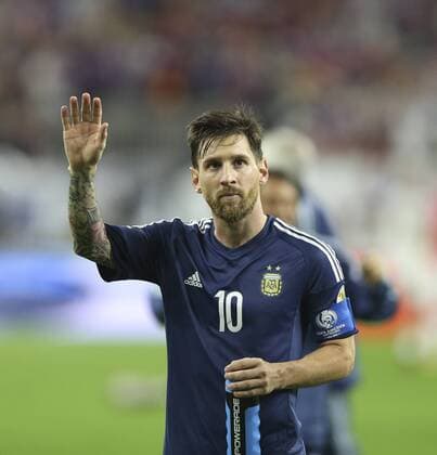 Argentina s player Lionel Messi waves to the supporters after defeating USA, during a Copa America 2016 semifinal match between Argentina and the United States at NRG Stadium in Houston, Texas, United States, 21 June 2016. Argentina won 4-0. United States vs. Argentina !ACHTUNG: NUR REDAKTIONELLE NUTZUNG!  DAV106 20160622-636021697262255073