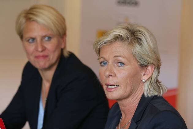 GER, PK DFB Fussball Nationalmannschaft Frauen 21.06.2016, GRASSAU, Hotel Golfresort Achental GER, Lehrgang DFB Frauen Nationalmannschaft Olympia 2016, im Bild Doris Fitschen (Managerin), Silvia Neid (Bundestrainerin) nordphotoxHofer