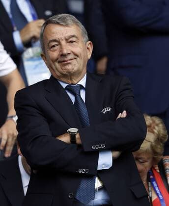 Paris Fußball EM 2016 Nordirland vs. Deutschland, der ehemalige DfB-Präsident Wolfgang Niersbach auf der Tribüne