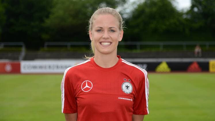 Lena Petermann beim Fototermin waehrend des Trainingslagers in Grassau. Grassau, GER, 21.06.2016 - Fototermin DFB-Frauen-Nationalmannschaft, Fototermin DFB-Frauen-Nationalmannschaft, xKLx